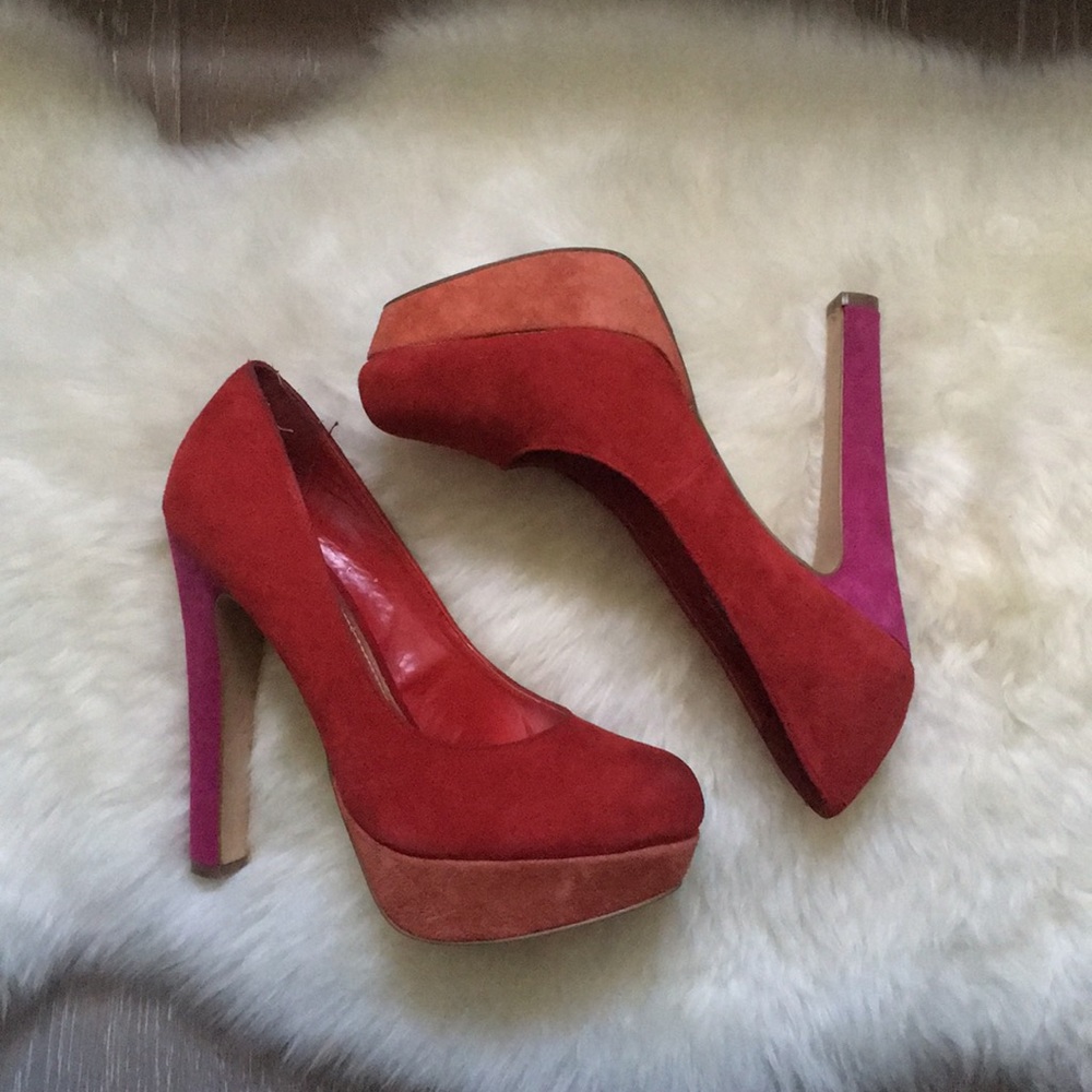 Steve Madden Suede Pumps